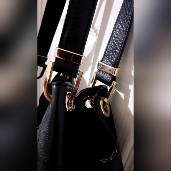 Michael Kors Black Leather Shoulder Bag - Picture 5 of 17